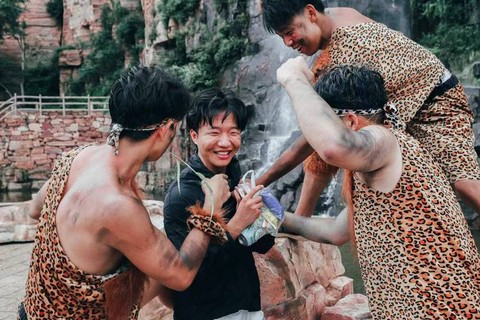 绝地求生怎么组野人[图2]